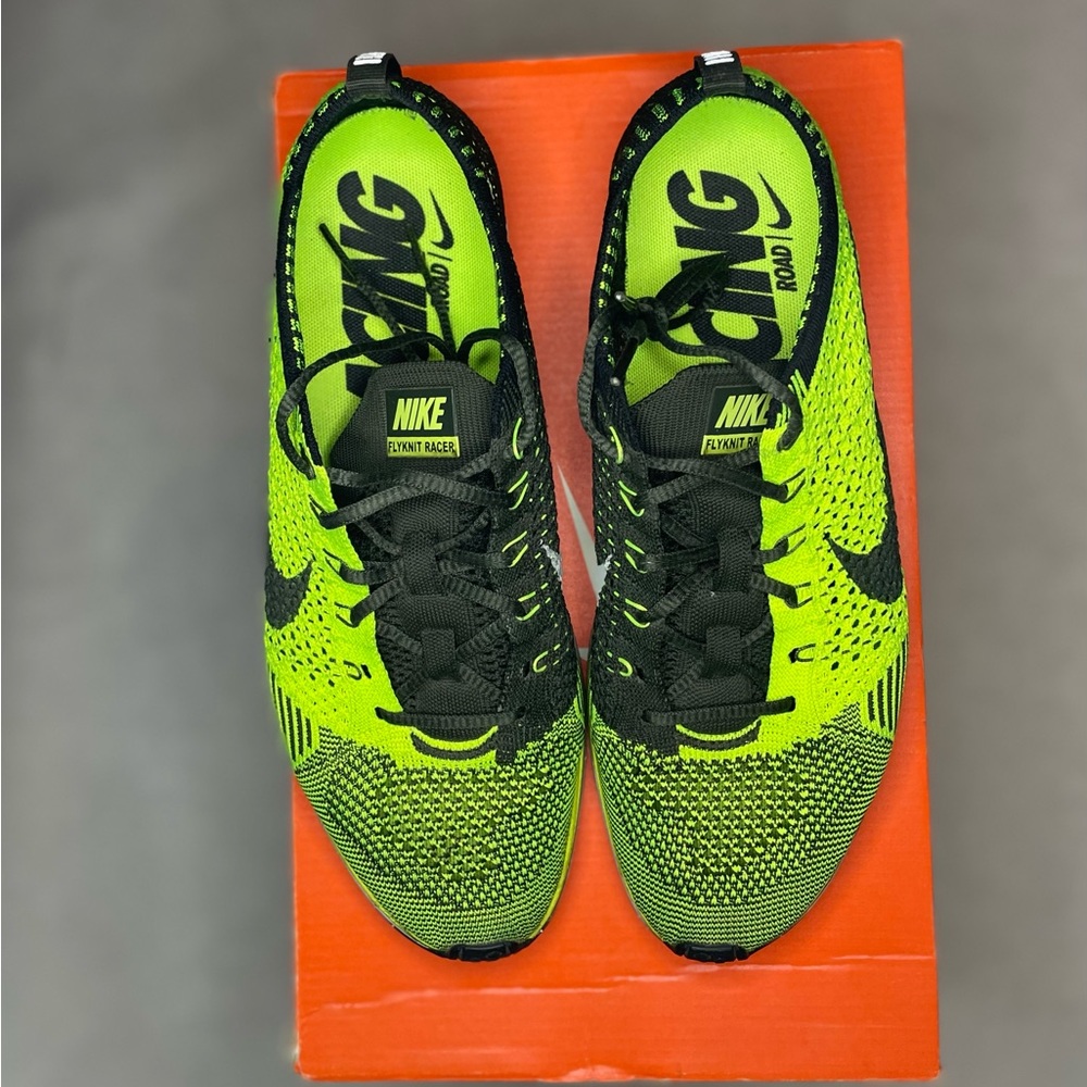 Nike Flyknit Racer Volt Size 7.5